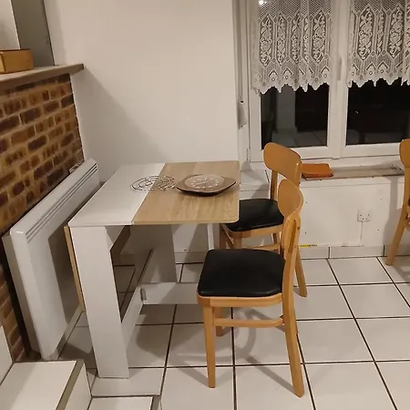 Studio Cosy A Sedan Avec Jardin Cloture De 22 M² Appartement