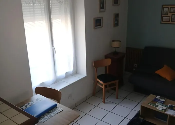 Studio Cosy A Sedan Avec Jardin Cloture De 22 M²