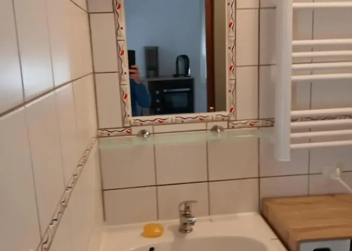 Studio Cosy A Sedan Avec Jardin Cloture De 22 M² *