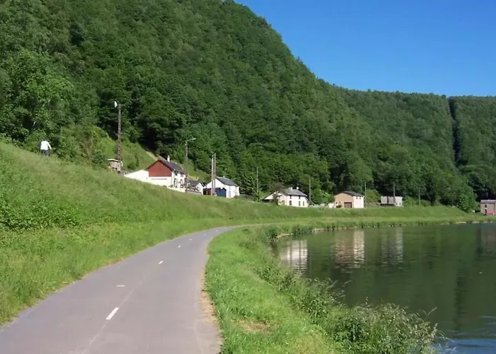 Studio Cosy A Sedan Avec Jardin Cloture De 22 M²